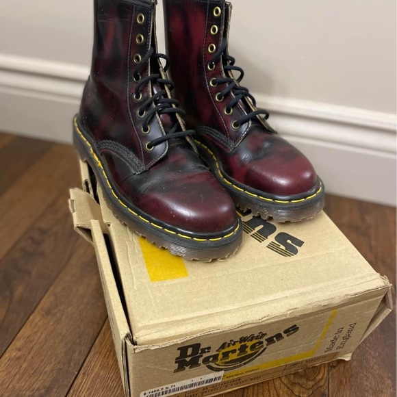 Dr. Martens Welted - Picture 2 of 4